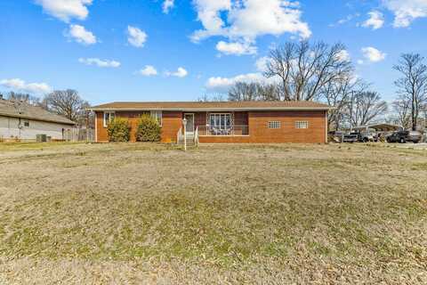 106 W College Street, Ash Grove, MO 65604