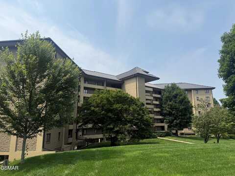 1704 Hidden Hills Rd, Gatlinburg, TN 37738