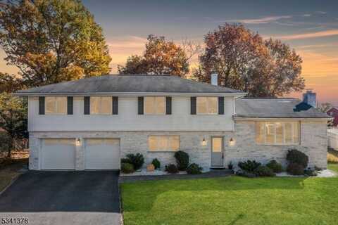 16 Craig Ct, Totowa, NJ 07512