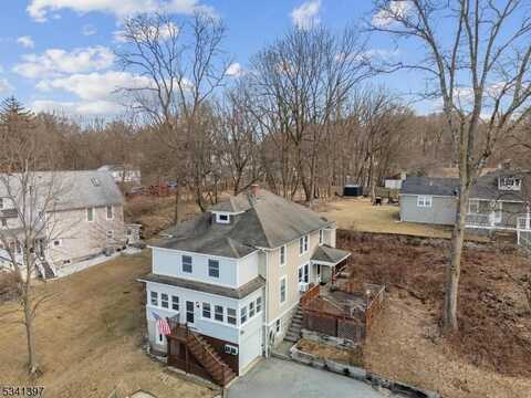 4 Stuart St, Newton, NJ 07860