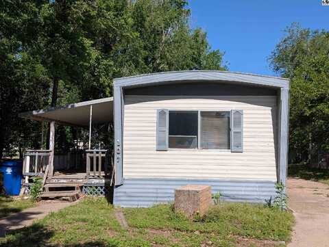 107 Hummingbird Dr, McPherson, KS 67460