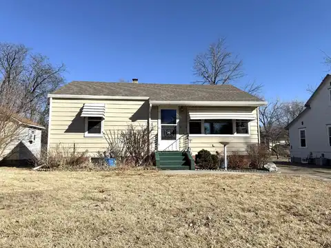 770 Montana Ave SW, Huron, SD 57350