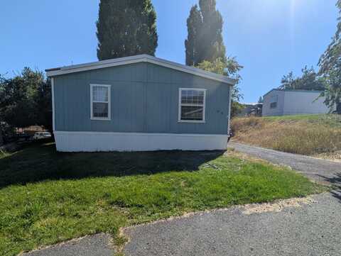 4000 Round Lake Road, Klamath Falls, OR 97601