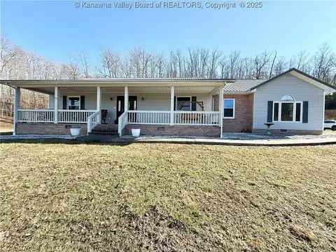 13 Tallwood Road, Sod, WV 25564