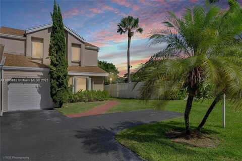 10961 Scarborough Dr, Davie, FL 33324