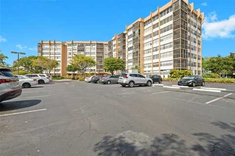 1000 Saint Charles Pl, Pembroke Pines, FL 33026