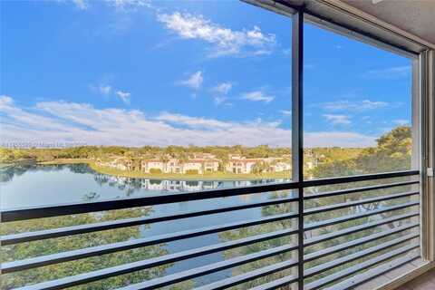 901 Colony Point Cir, Pembroke Pines, FL 33026
