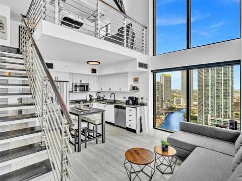 41 SE 5th St, Miami, FL 33131