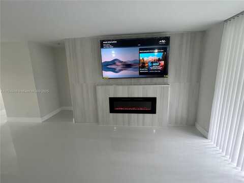 6935 Huntington Ln, Delray Beach, FL 33446