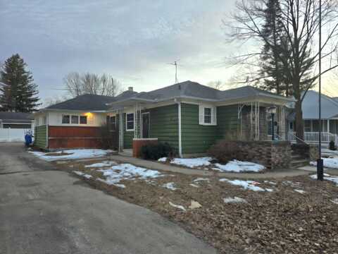 312 W Green Bay St, Shawano, WI 54166