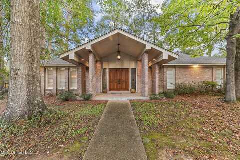 5465 Saratoga Drive, Jackson, MS 39211