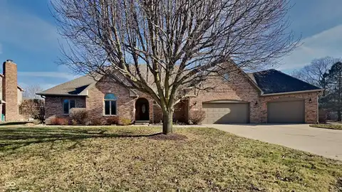 4285 S Woodbridge Lane, New Palestine, IN 46163