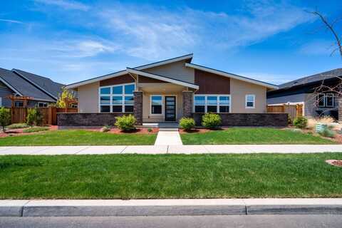 715 NW 13th Street, Redmond, OR 97756