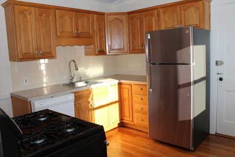 72 Bradford Rd, Watertown, MA 02472