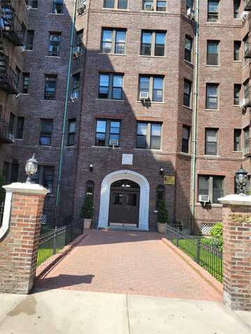 8009 35 Ave South, Jackson Heights, NY 11372