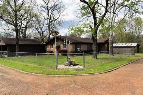 701 Sunset Boulevard, Hugo, OK 74743