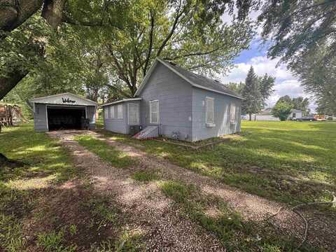 230 S 1st St, Moville, IA 51039