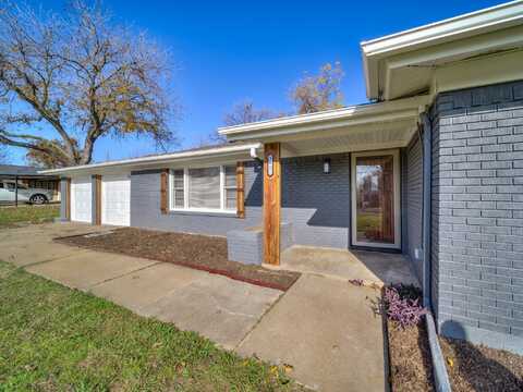 Jerri, HALTOM CITY, TX 76117