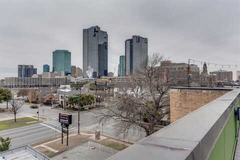 612 Skyline Bluff Drive, Fort Worth, TX 76102