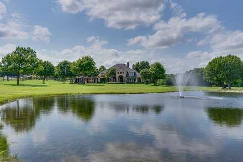 725 Locust Drive, Oak Leaf, TX 75154