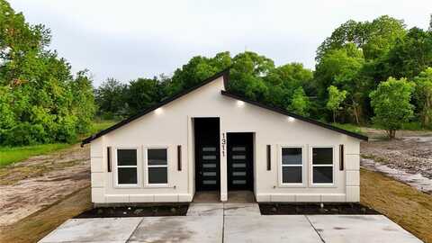 1311 Oneal Street, Commerce, TX 75428