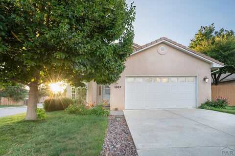 1002 Cedarcrest Dr, Pueblo, CO 81005
