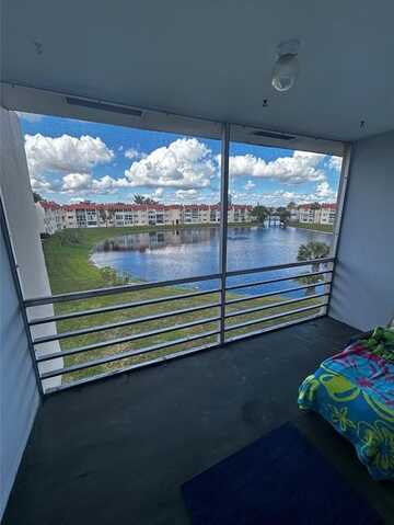 2800 Sunrise Lakes Dr, Fort Lauderdale, FL 33322