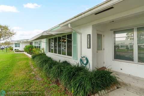 8704 NW 10th St, Plantation, FL 33322