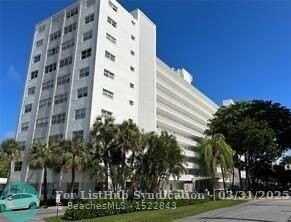2555 NE 11th St, Fort Lauderdale, FL 33304