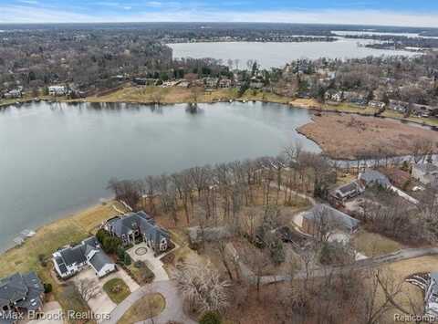 2101 Uplong Street, West Bloomfield, MI 48324