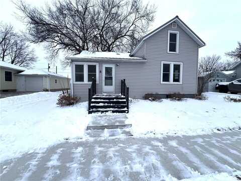 325 2nd Avenue NW, Plainview, MN 55964