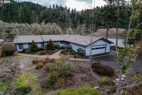 82 N RIVER DR, Roseburg, OR 97470