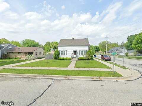 8Th Ave, Grafton, WI 53024