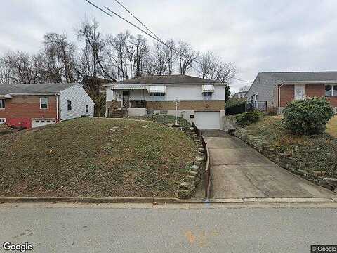 Maple St, Jeannette, PA 15644