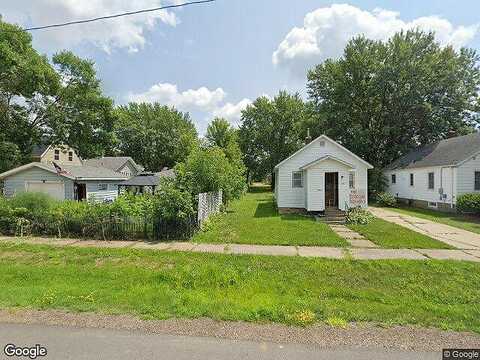 N Pine Ave, Marshfield, WI 54449