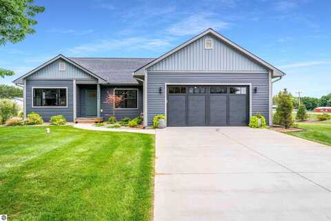 4026 Center Farm Lane, Traverse City, MI 49685