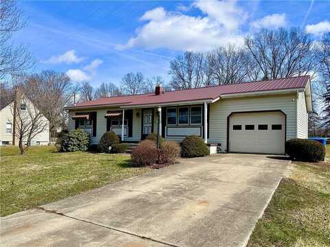 2427 Ridgewood Court, Shenango, PA 16101