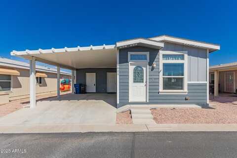 650 N HAWES Drive, Mesa, AZ 85207