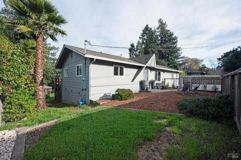 1011 Pearl Court, Sebastopol, CA 95472