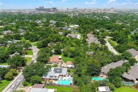 1013 Winding Road, College Station, TX 77840