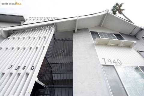 7940 Bancroft Ave, Oakland, CA 94605