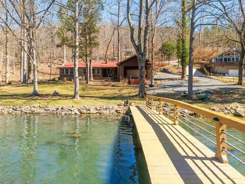 7286 Mullins Cove Road, Whitwell, TN 37397