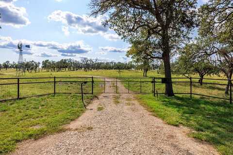 741 Doss Spring Creek Rd, Fredericksburg, TX 78624