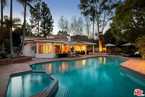 10740 Wrightwood Ln, Studio City, CA 91604