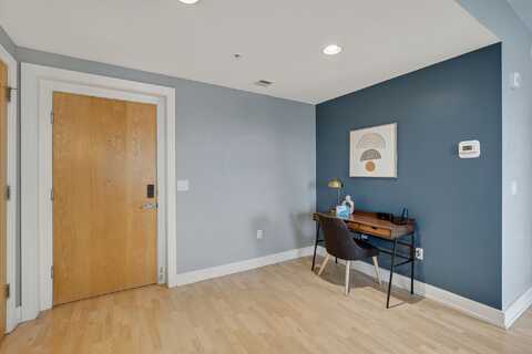 400 Walnut Street unit: 1002, Des Moines, IA 50309