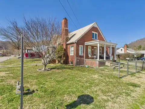 151 Central Avenue, Allen, KY 41601