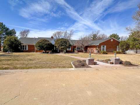 2111 48th St, Woodward, OK 73801