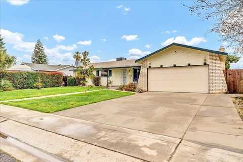 2622 Sunnyside Court W, Visalia, CA 93277
