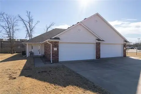 5800 Park Valley CIR, Fort Smith, AR 72916