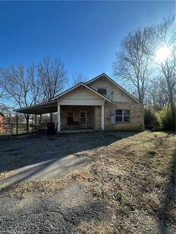 56 W Magazine ST, Booneville, AR 72927